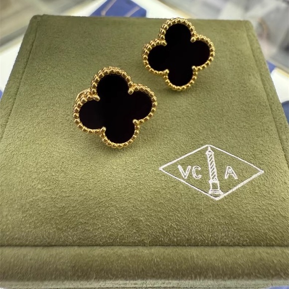 Van Cleef & Arpels Black and Gold Clover Earrings - Picture 2 of 5